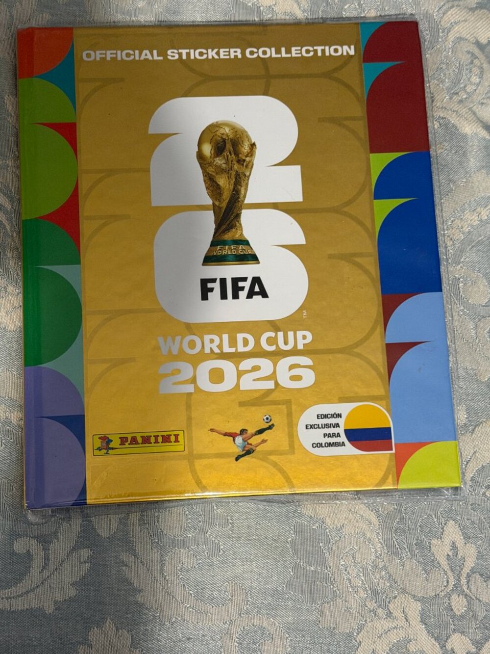 ALBUM  PANINI  GOLD HARD COVER WORLD CUP 2026 FULL AND COMPLETE